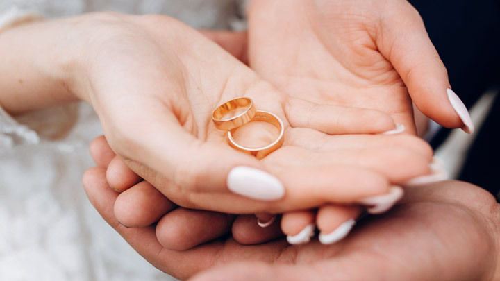 “Sou gay, casado com uma mulher e muito feliz”