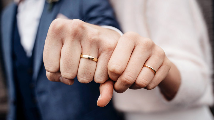 Sou casado só no civil. Posso comungar?