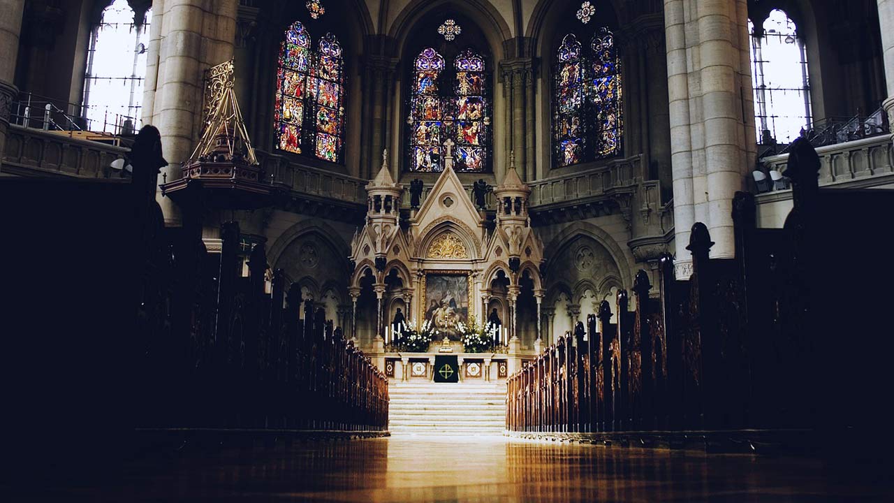 Como ainda crer na santidade da Igreja?