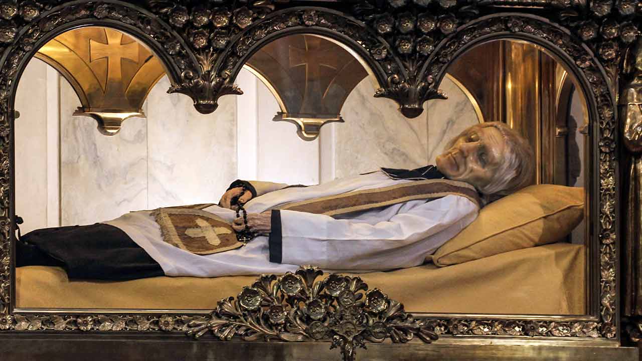 O corpo incorrupto do Santo Cura d'Ars