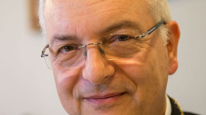 Cardeal Mauro Piacenza explica a atual “crise” do sacerdócio católico