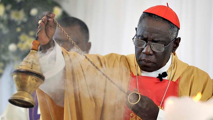 Ainda há espaço para o silêncio na Santa Missa?