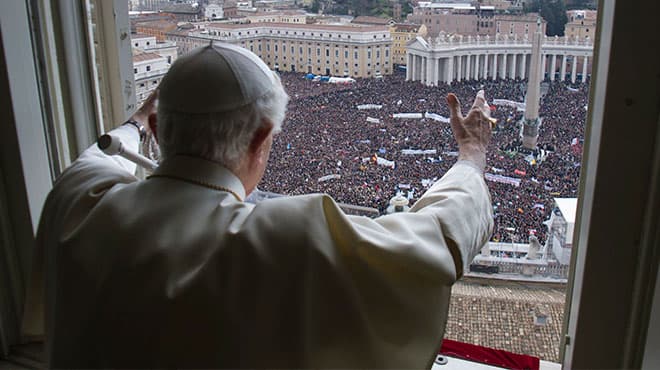 Bento XVI: “Não abandono a Igreja”