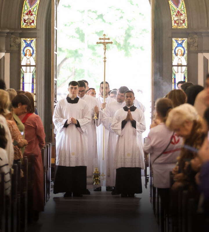 Se é tão fácil ir à Missa aos domingos, por que não vamos?