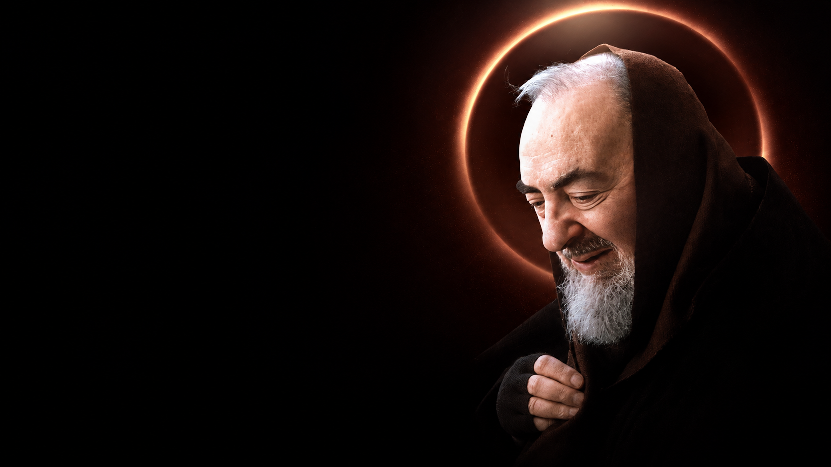 São Padre Pio em oração, com halo luminoso sobre fundo escuro