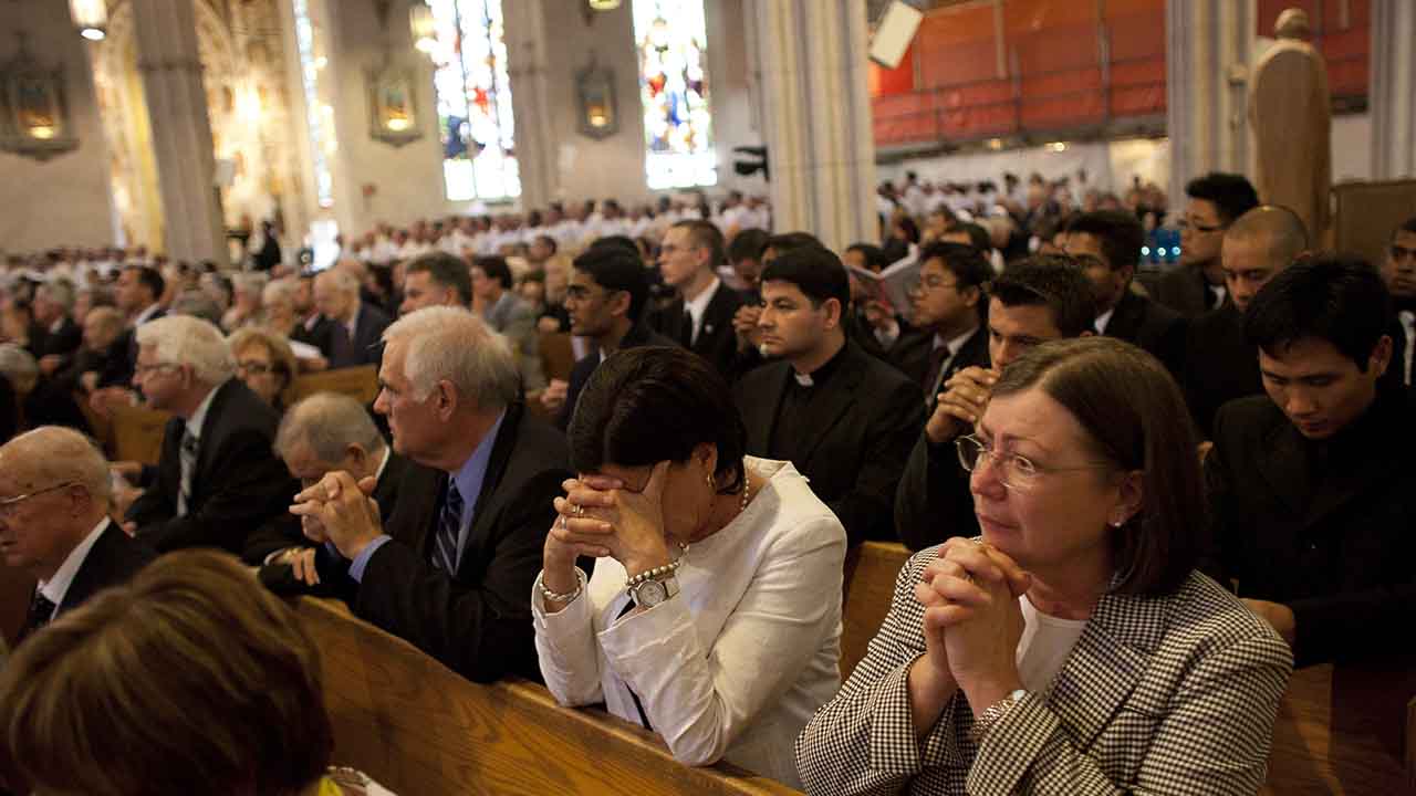 Cumpro o preceito dominical assistindo à Missa no sábado à tarde?