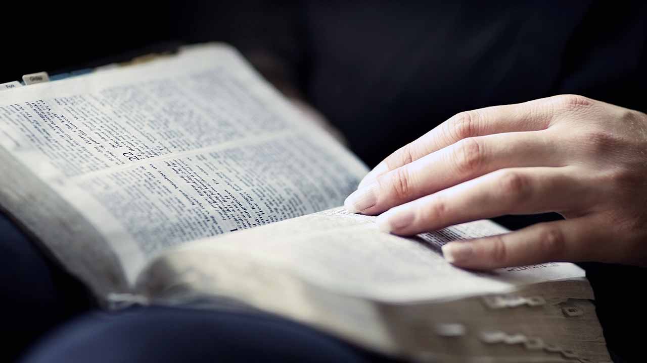Qual a diferença entre a Bíblia católica e a protestante?
