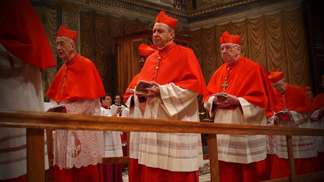 Como funciona um Conclave?