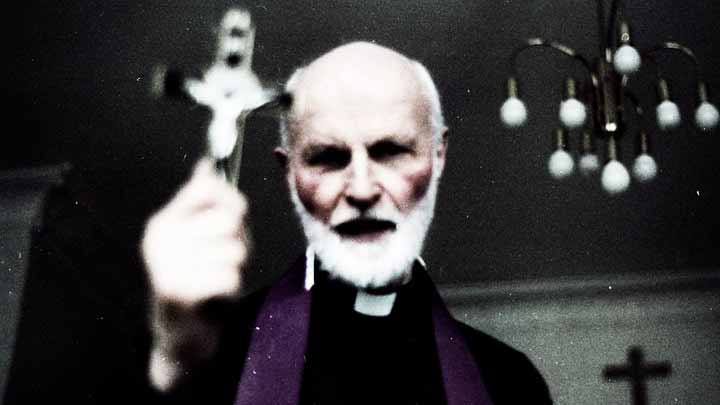 Padre implora aos bispos por mais exorcistas na Irlanda
