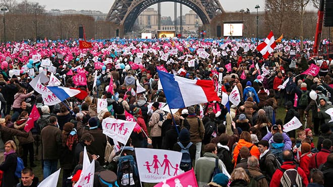 Milhares de franceses protestam contra "casamento" gay