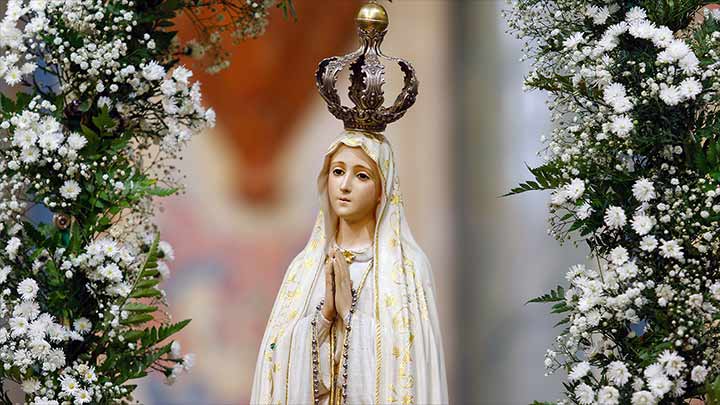 Por que a Virgem de Fátima apareceu no dia 13 de cada mês?