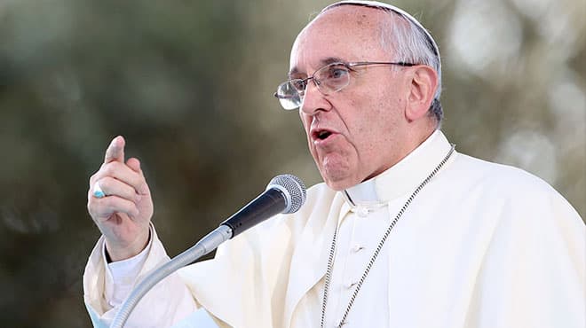 Pais 'se auto-exilaram da educação dos próprios filhos', diz o Papa