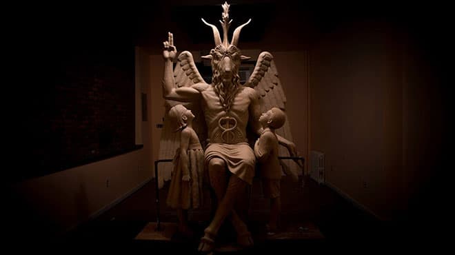 Uma estátua para Satanás