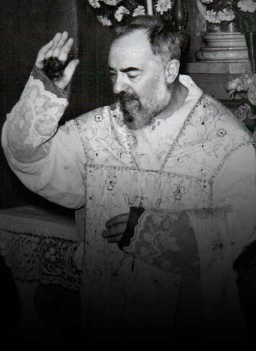 Os estigmas do Padre Pio à luz da história da Igreja