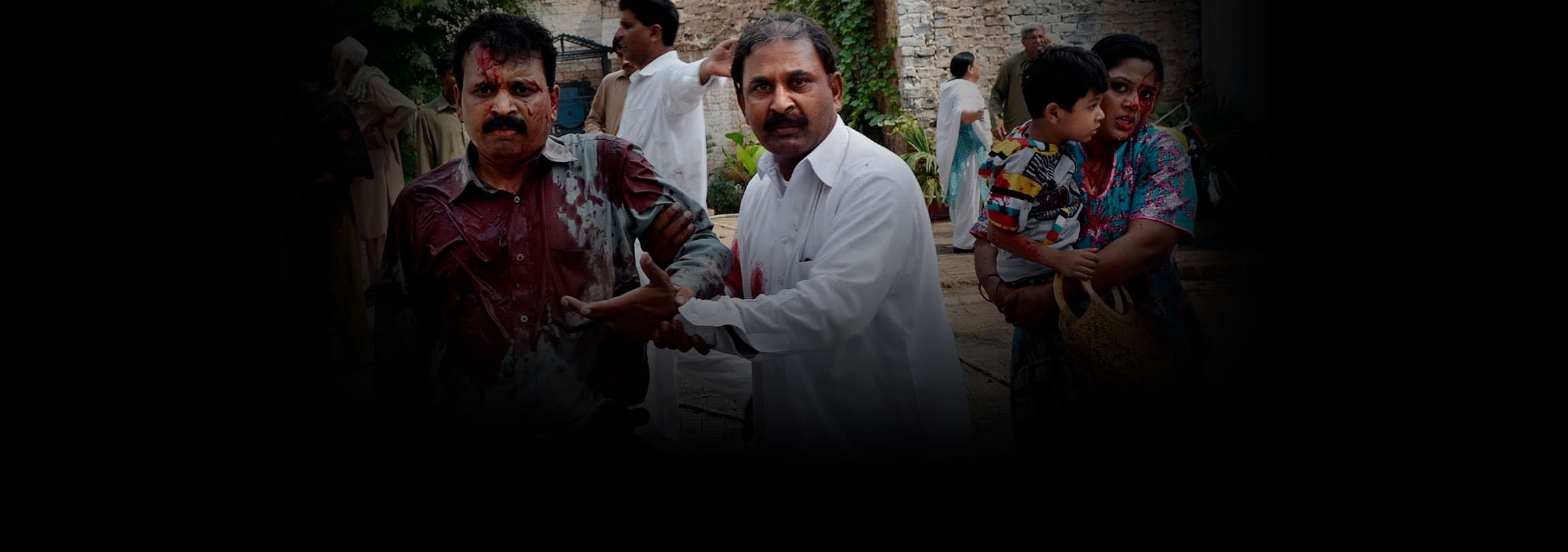 Atentado suicida mata 80 cristãos no Paquistão