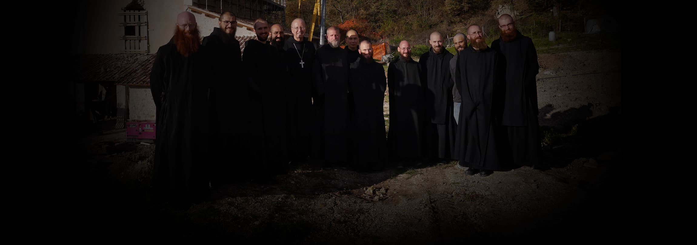 Conheça a história dos monges que cantam e rezam na terra de São Bento